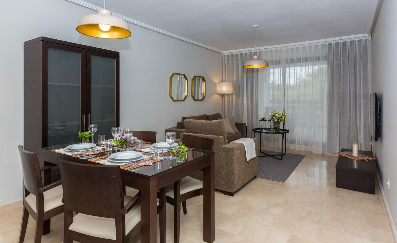 Apartment mit seitlichem Meerblick